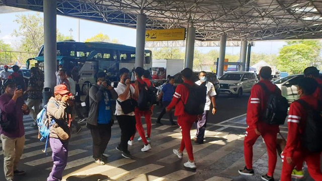 Bandara Juanda Sambut Kedatangan Timnas U-19 - www.detik.com