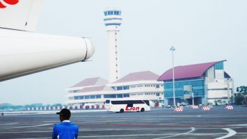 Penerbangan di Bandara Juanda - (surabayastory.com)
